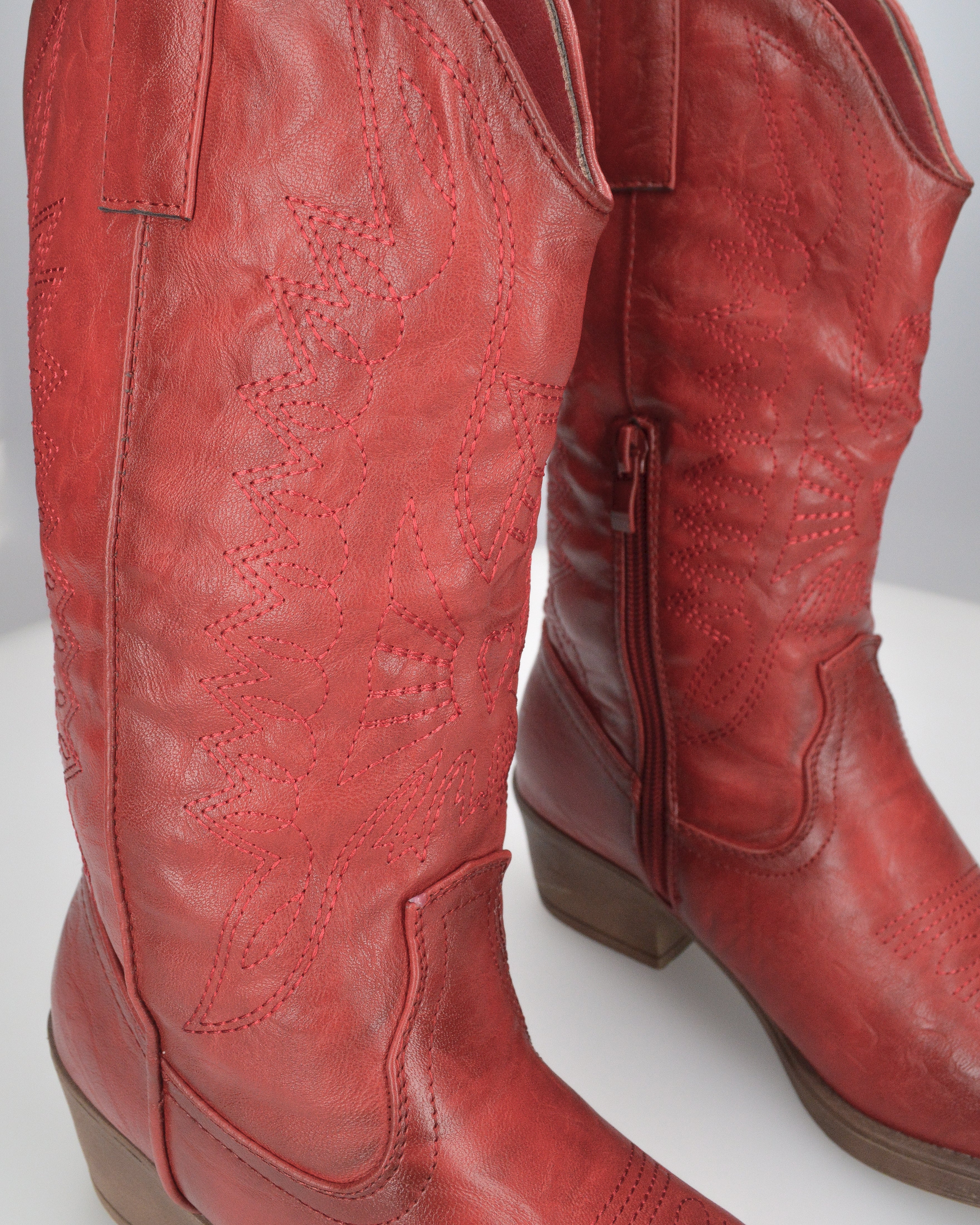 BONNIE - stivaletti camperos in rosso lucido con ricami decorativi - Image 5