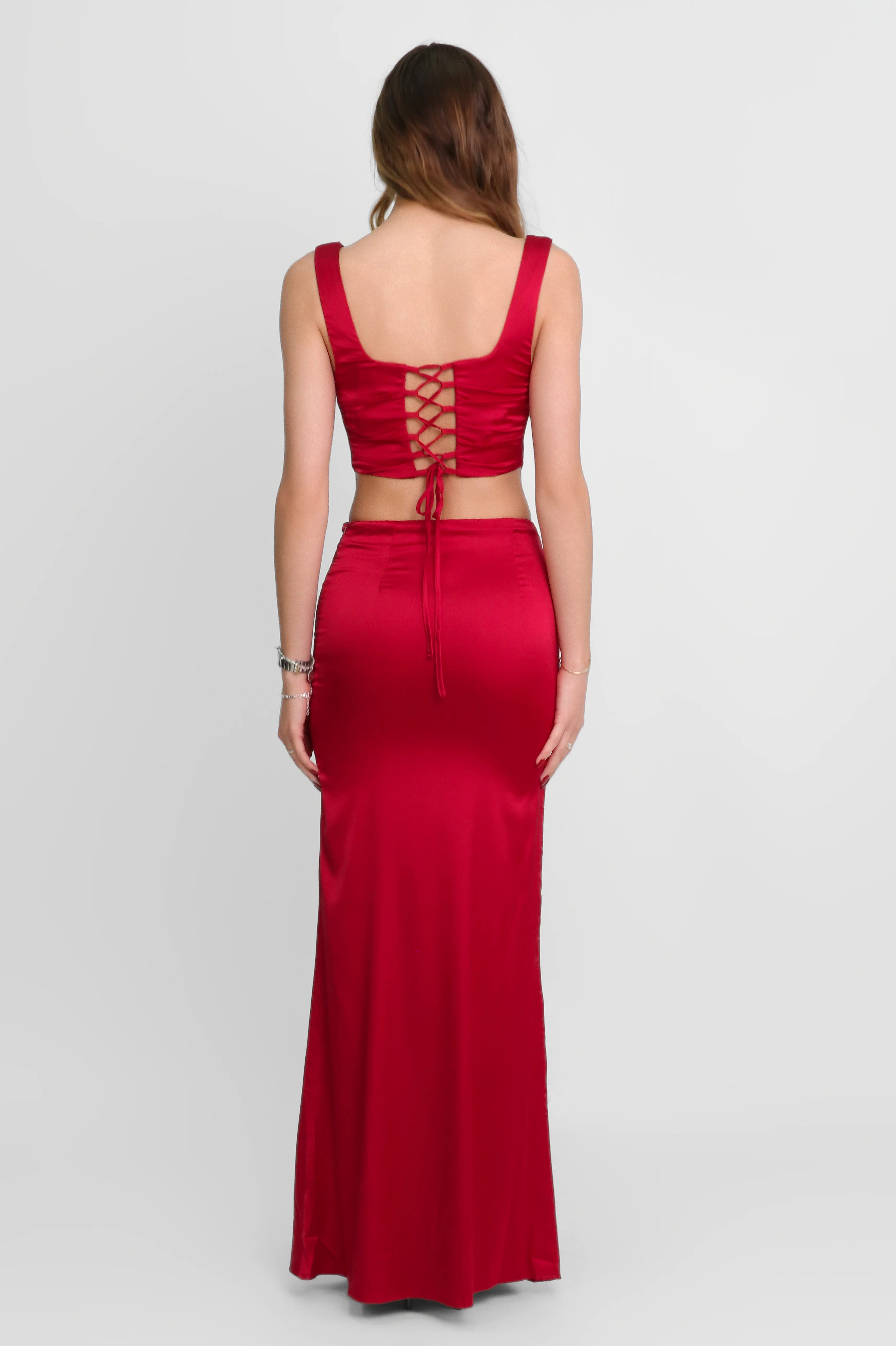 FLAME - set co-ord gonna lunga e corpetto in satin rosso scuro - Image 3