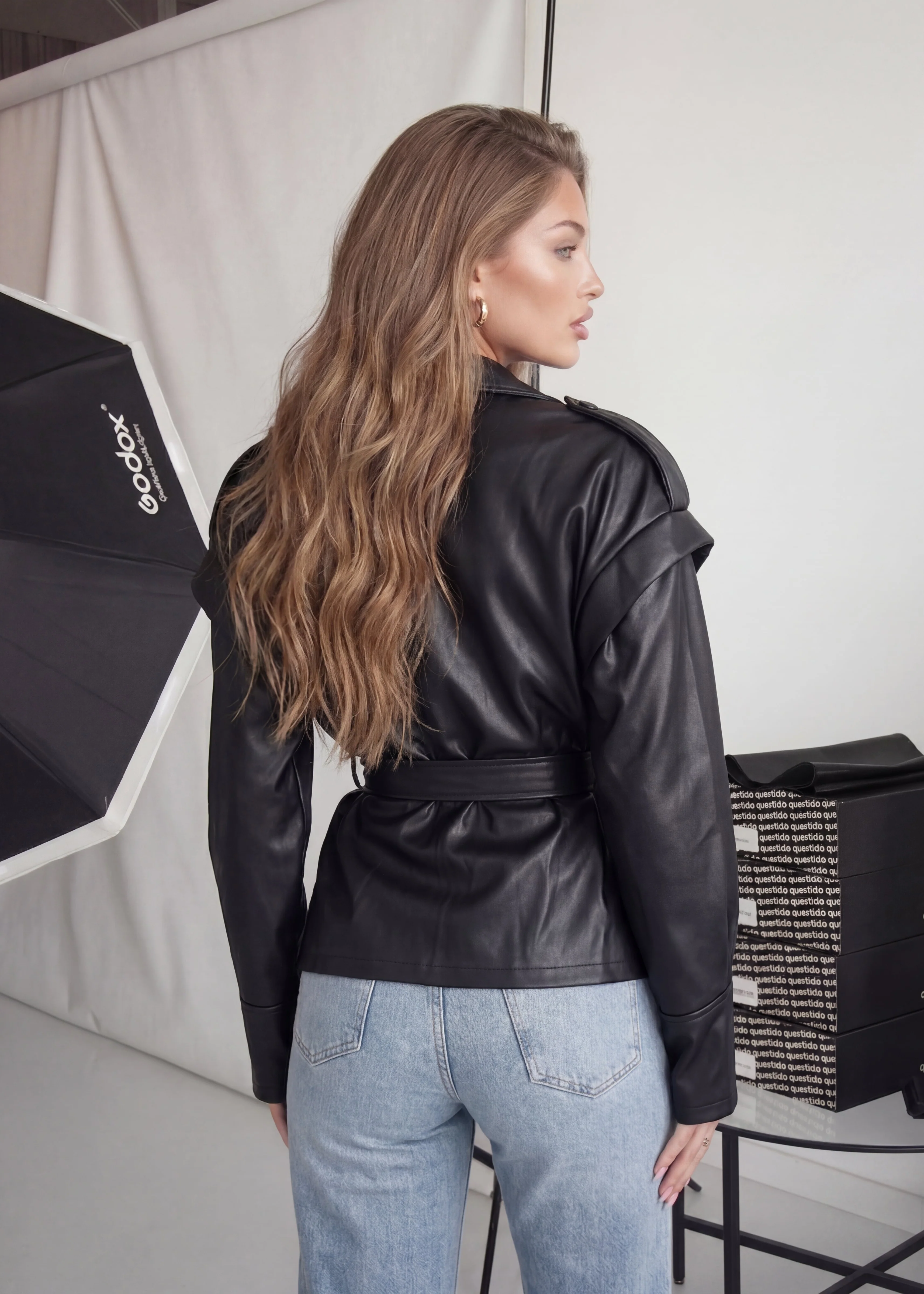 MAITE - giacca blazer in simil pelle effetto bomber in nero - Image 2