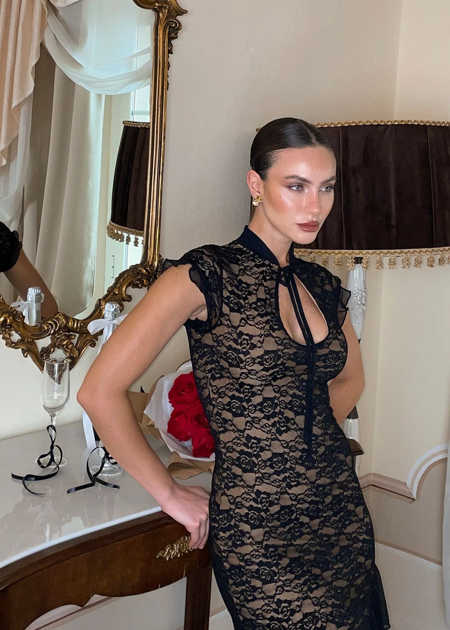 PATRICE - vestito lungo in pizzo con spacco asimmetrico e scollo alla coreana - Image 2